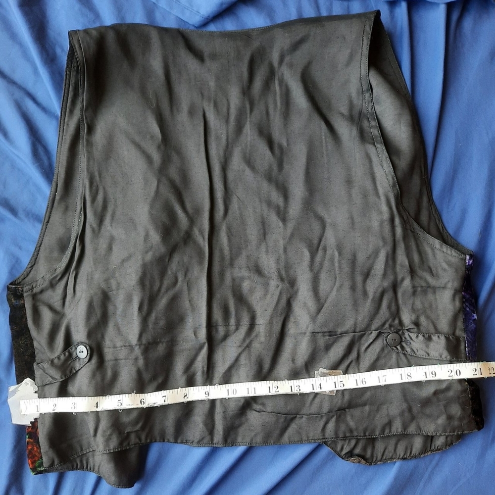 VINTAGE Multi-Patterned Vest. - Picture 4 of 5